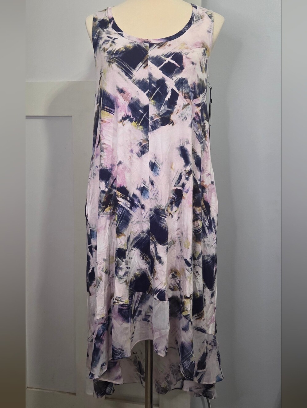 NWT Simply Vera Vera Wang Sleeveless High-Low Dress With Colorful Abstract Print